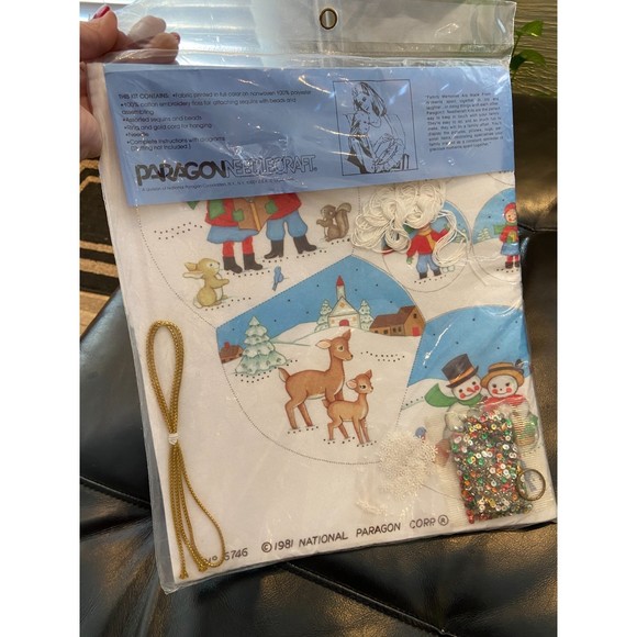 PARAGON NEEDLECRAFT Christmas Wreath and Ornaments SEWING KIT ONLY NOS Decor - Picture 4 of 5